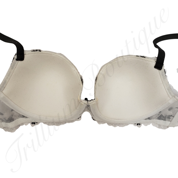 Victoria's Secret Dream Angels Lined Demi Embroidery Bra Black & White 32B - Picture 6 of 8
